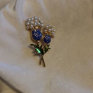 Elegant Blue and Gold Floral Brooch